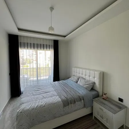 Stylish Near The Sea Apartman *