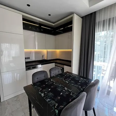 Stylish Near The Sea Apartman